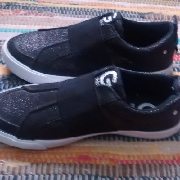G by Guess glitter slip ons - Picture 8 of 9